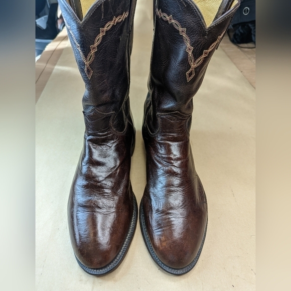 Justin Boots men's size 10.5EE brown leather J4165 great condition. Repair to le - Picture 3 of 10